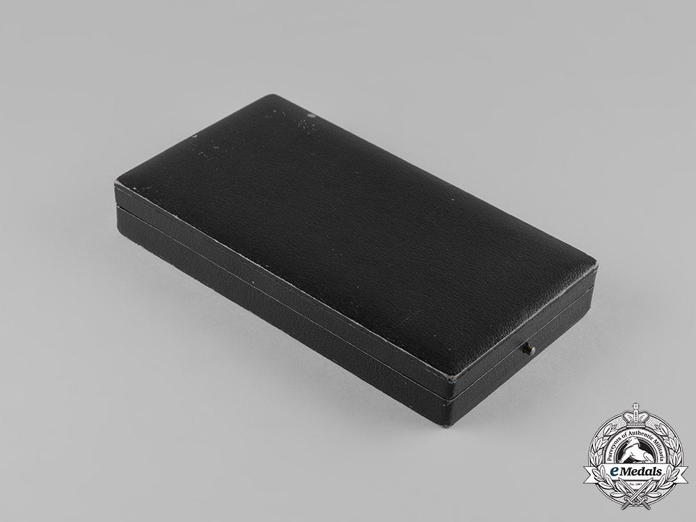 germany,_third_reich._a_case_of_a1957_version_knights_cross_of_the_iron_cross_m19_12250