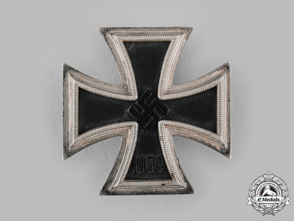 germany,_wehrmacht._a1939_iron_cross_i_class_by_wilhelm_deumer,_with_case,_dietrich_maerz_collection_m19_13939