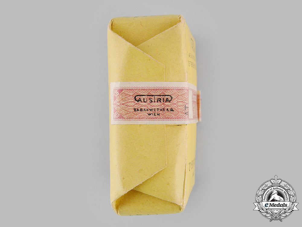 germany,_third_reich._a_package_of_loose_leaf_tobacco_by_tabakwerke_ag_m19_14101