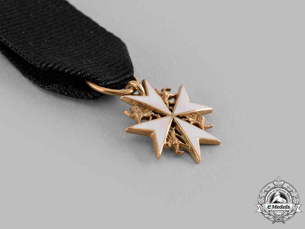 united_kingdom._an_order_of_st._john,_miniature_in_gold_m19_15656