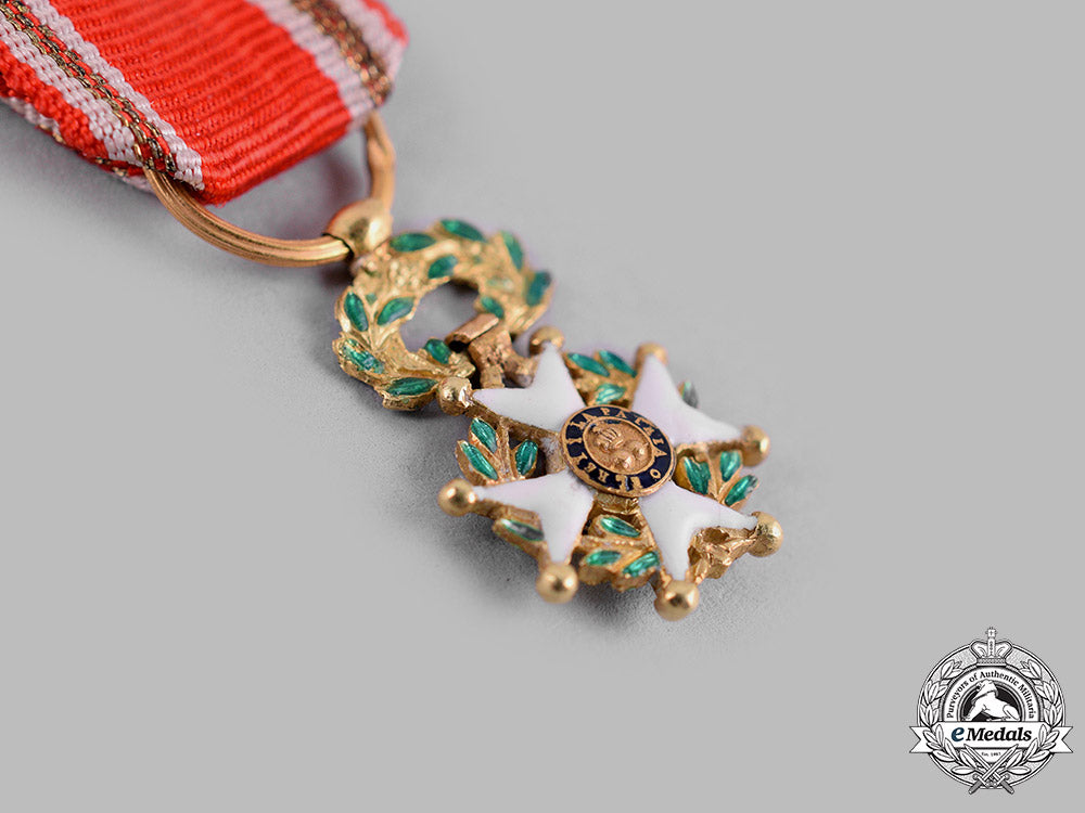 spain,_kingdom._a_miniature_military_order_of_st._ferdinand_in_gold,_ii_class_cross_c.1835_m19_15783_1