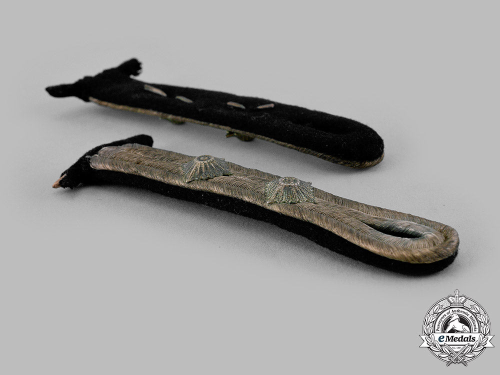 germany,_kriegsmarine._a_set_of_oberfähnrich_shoulder_boards_m19_15817