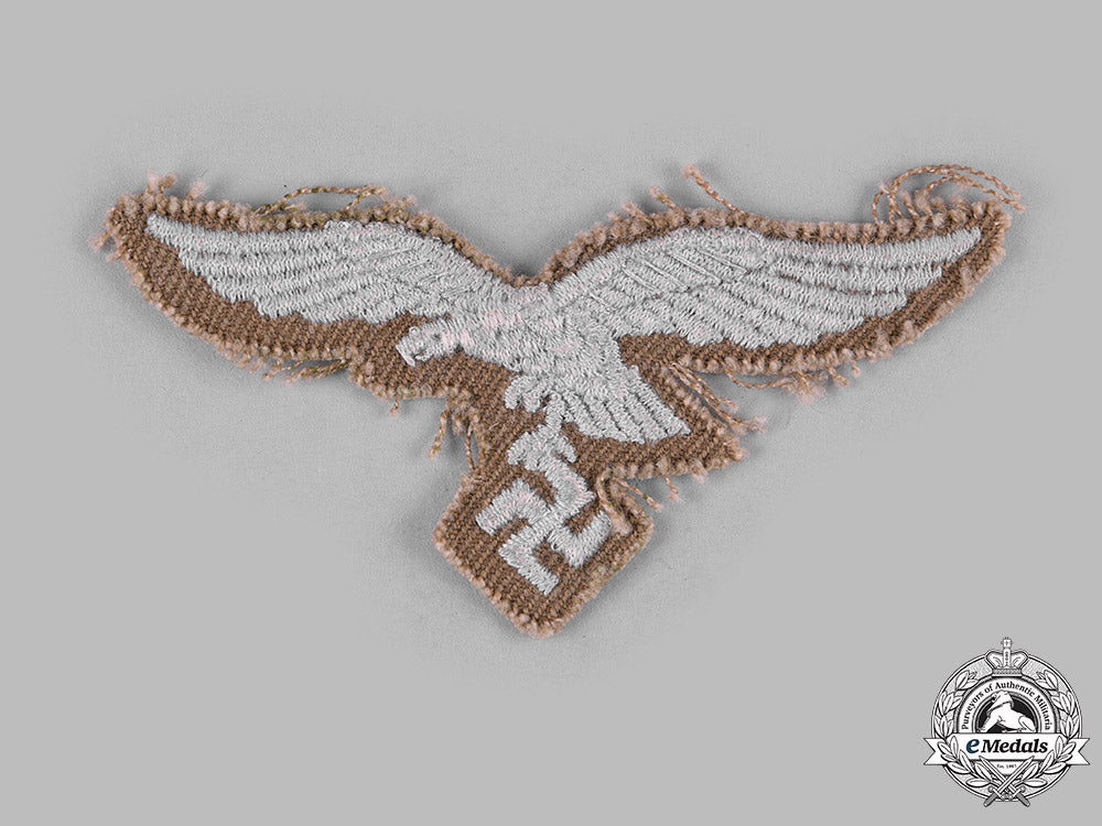 germany,_luftwaffe._a_luftwaffe_fallschirmjäger_smock_eagle(_sumpfmuster'44_camo)_m19_15953