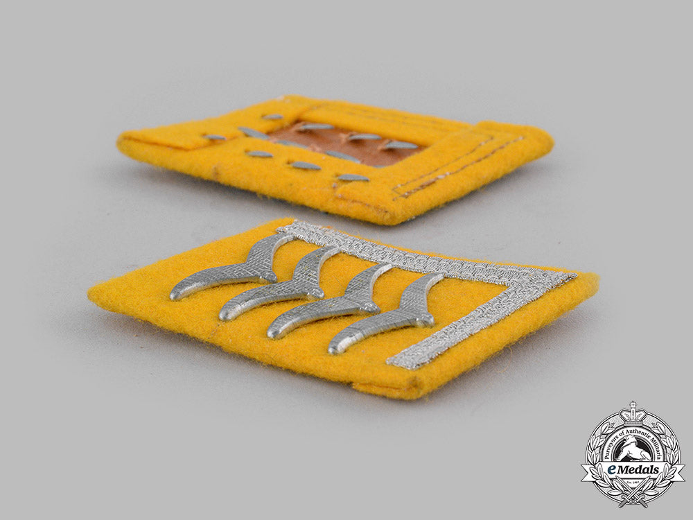 germany,_luftwaffe._a_set_of_flight_personnel_oberfeldwebel_collar_tabs_m19_16396