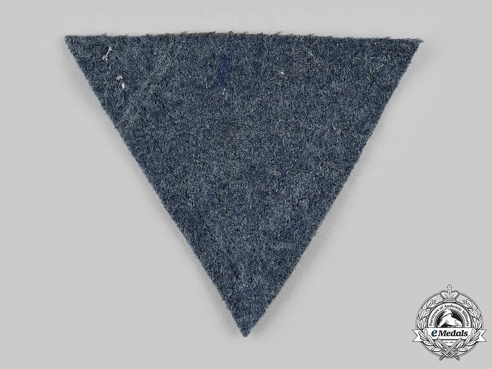 germany,_luftwaffe._a_gefreiter_rank_chevron_m19_17185