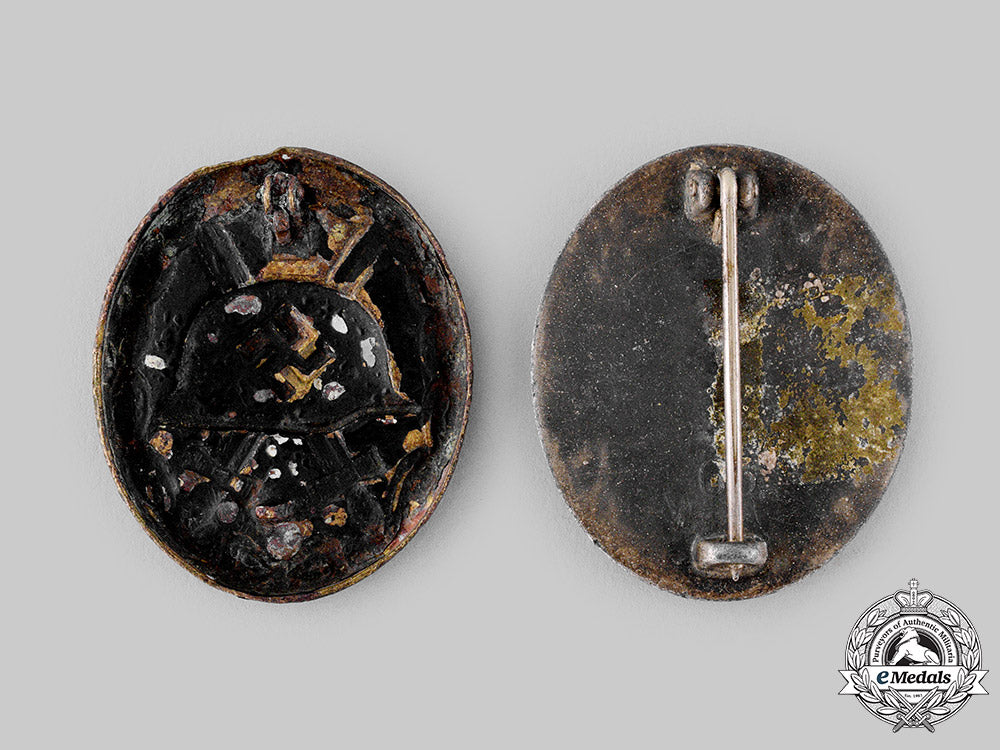 germany,_wehrmacht._a_pair_of_wound_badges_m19_18954_1