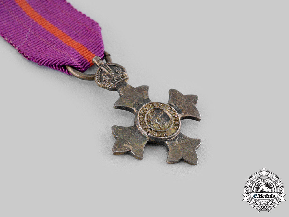 united_kingdom._two_medals&_awards_m19_20216