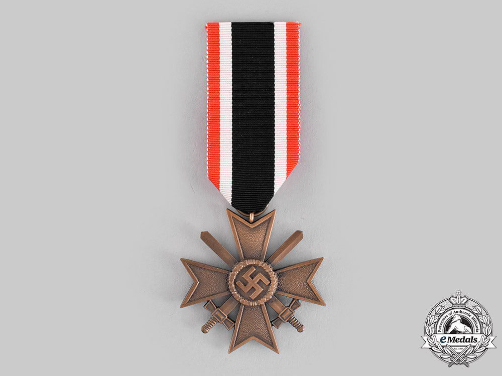 germany,_wehrmacht._a_war_merit_cross,_ii_class_with_swords,_with_package_of_issue_by_ferdinand_hoffstätter_m19_20626