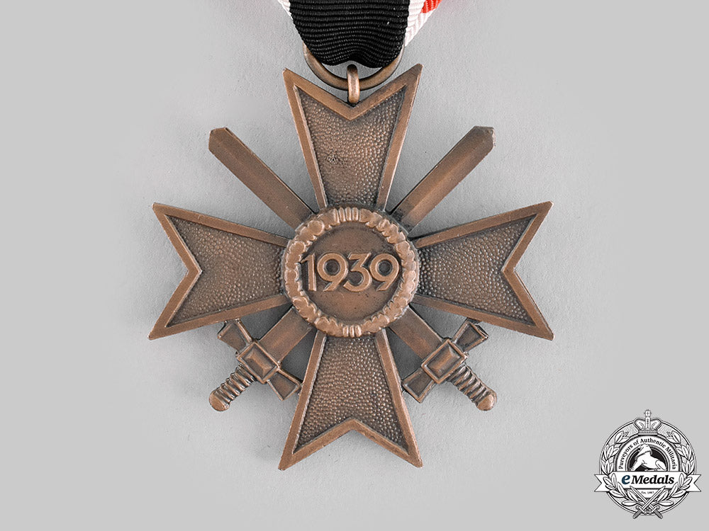 germany,_wehrmacht._a_war_merit_cross,_ii_class_with_swords,_with_package_of_issue_by_ferdinand_hoffstätter_m19_20628