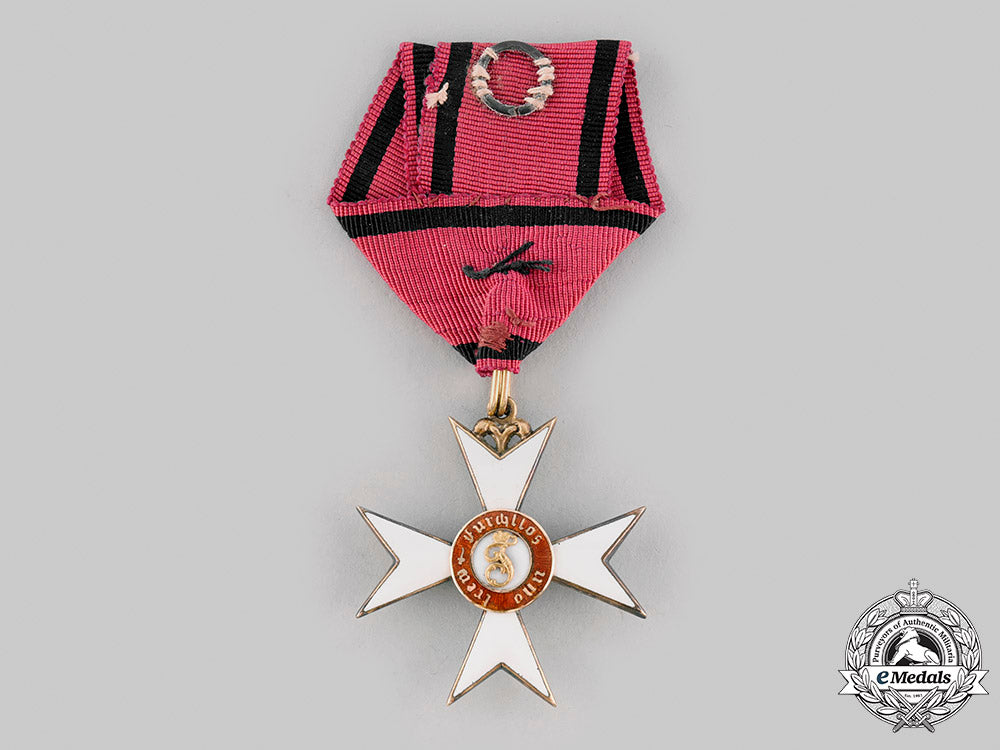 wurttemberg,_kingdom._an_order_of_the_crown_in_gold,_knight’s_cross,_c.1900_m19_21891_1_1_1_1