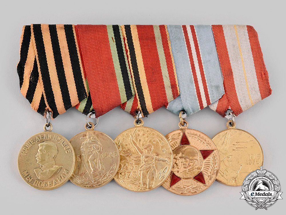 russia,_soviet_union._a_second_war_veteran's_group_of_five_m19_22035