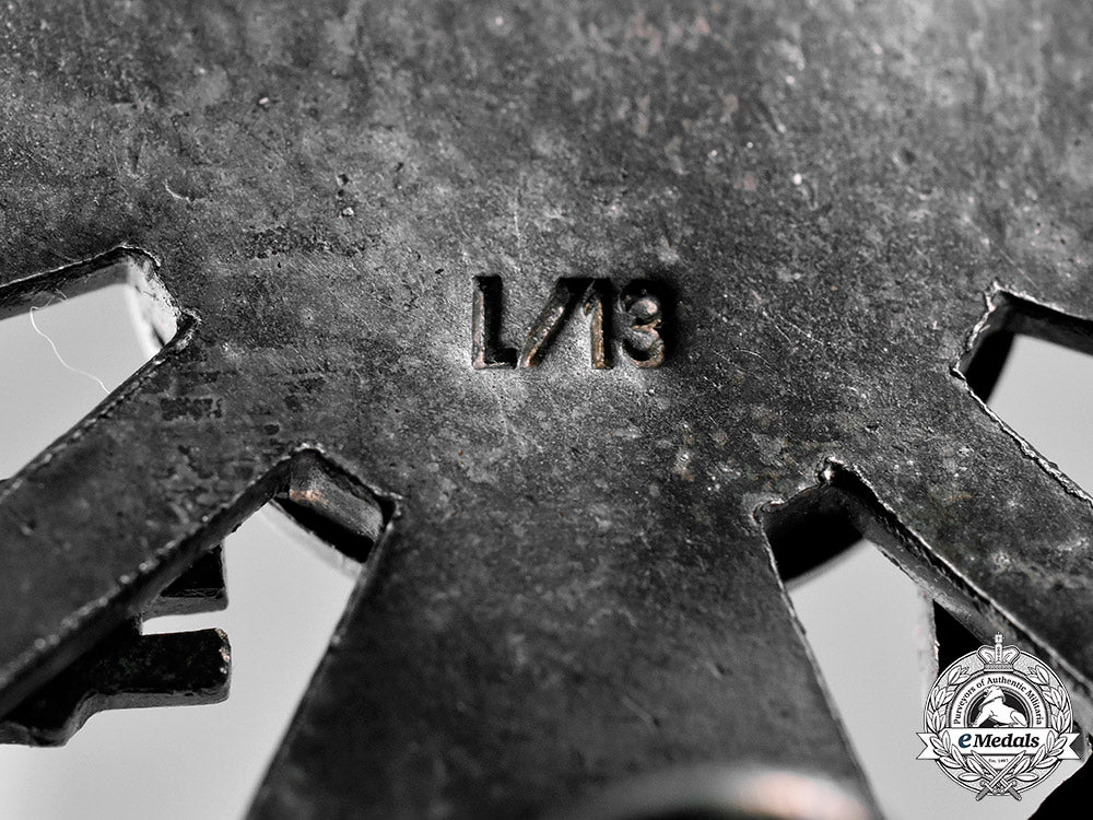 germany,_wehrmacht._a_spanish_cross,_silver_grade_with_swords,_by_paul_meybauer_m19_22137