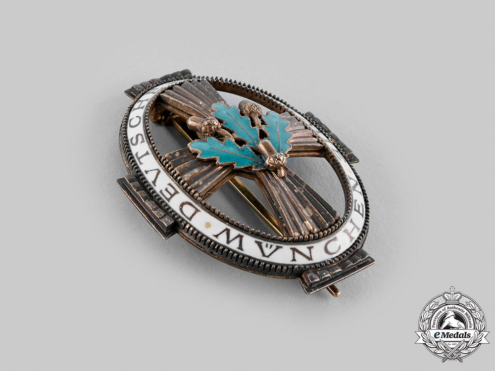 germany,_imperial._a_rare_honour_badge_of_the_germany_academy_in_münchen_with_case_m19_23835_1
