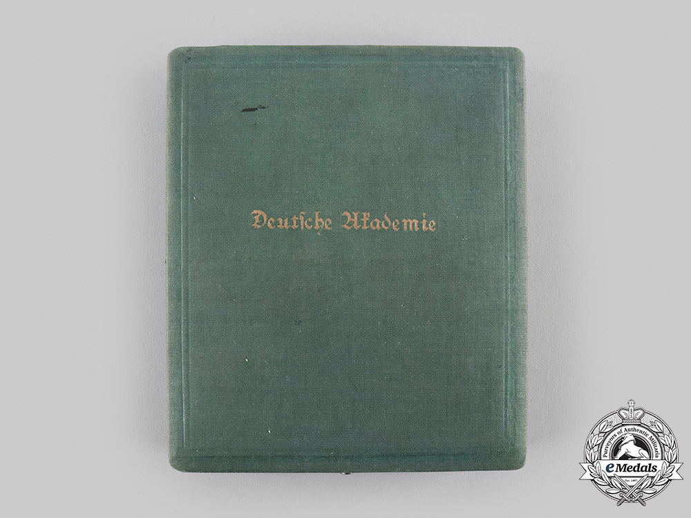 germany,_imperial._a_rare_honour_badge_of_the_germany_academy_in_münchen_with_case_m19_23840_1