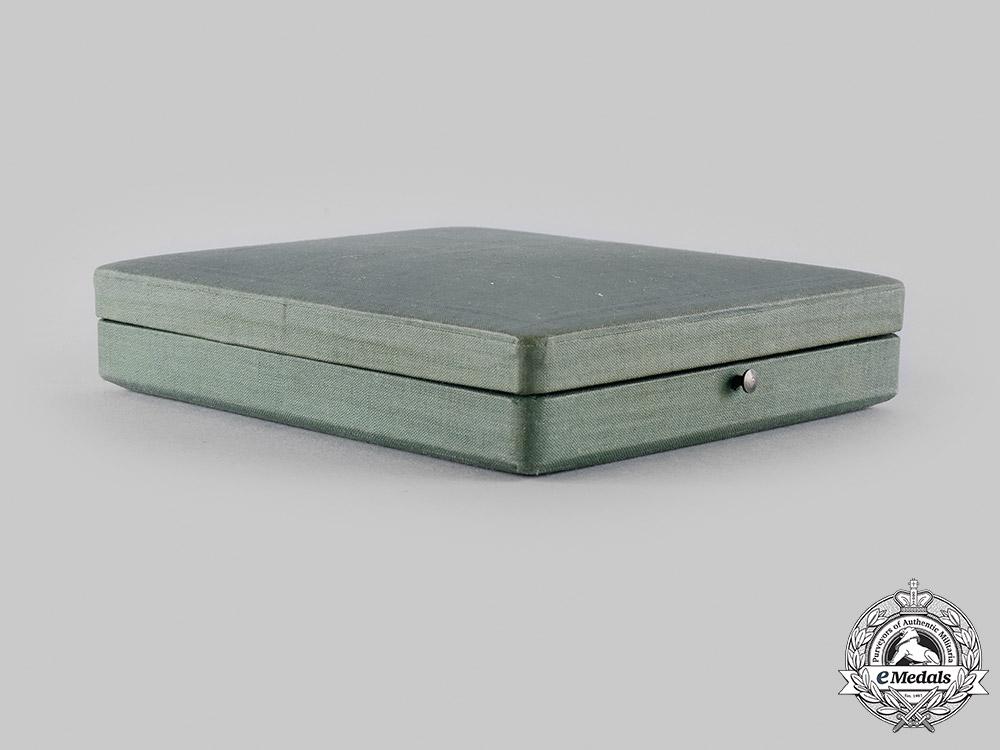 germany,_imperial._a_rare_honour_badge_of_the_germany_academy_in_münchen_with_case_m19_23841_1