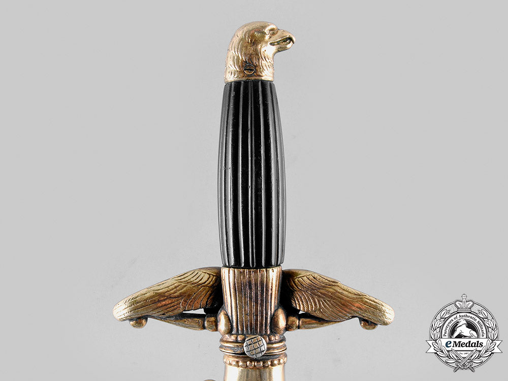 hungary,_kingdom._a_model1932_royal_air_force_officer_dagger_with_hanger,_named._m19_24213_1