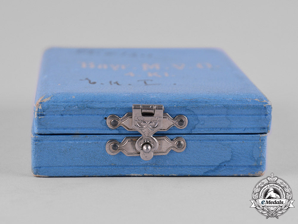 bavaria,_kingdom._an_order_of_military_merit,_iv_class_case_m19_2425_1_1