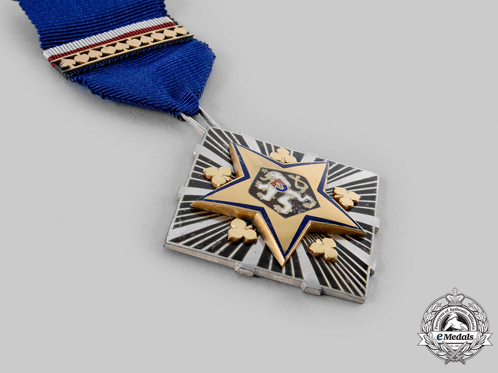 czechoslovakia,_socialist_republic._an_order_of_the_republic_with_case,_c.1955_m19_24623_1_1_1