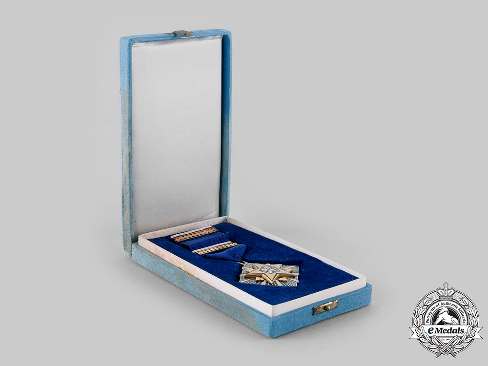 czechoslovakia,_socialist_republic._an_order_of_the_republic_with_case,_c.1955_m19_24627_1_1_1