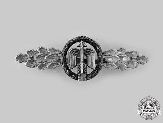 germany,_luftwaffe._a_short-_range_night_fighter_clasp,_silver_grade,_by_g.h._osang_m19_24766_2_1