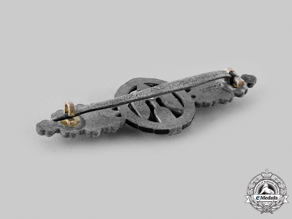 germany,_luftwaffe._a_short-_range_night_fighter_clasp,_silver_grade,_by_g.h._osang_m19_24769_2_1