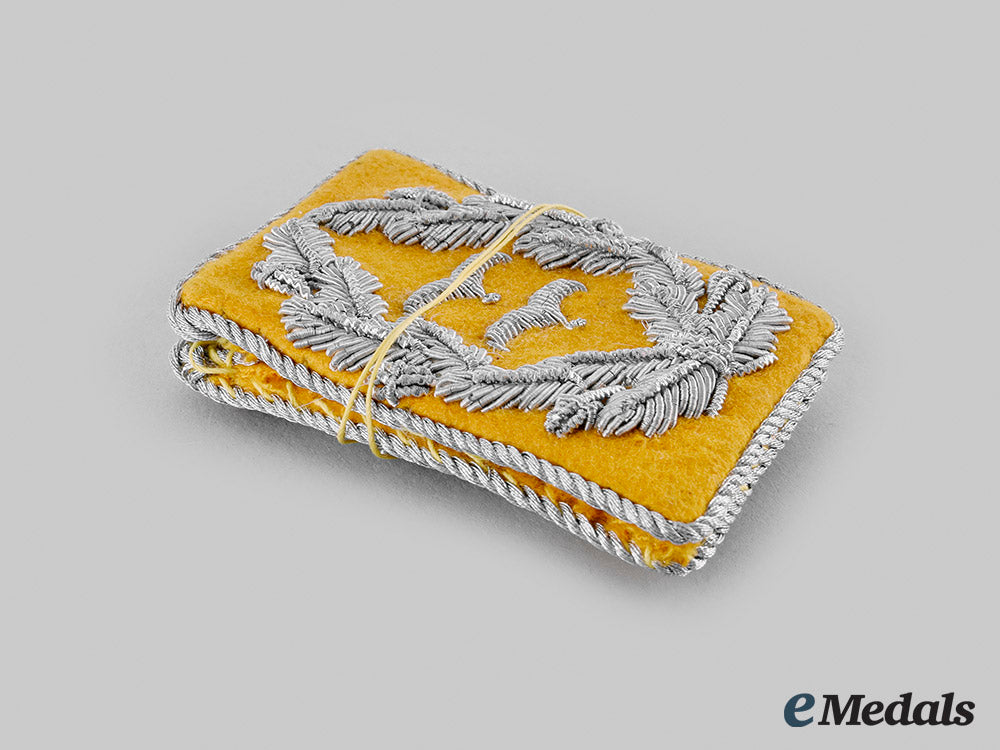 germany,_luftwaffe._a_set_of_flight_personnel_oberstleutnant_collar_tabs_m19_25346