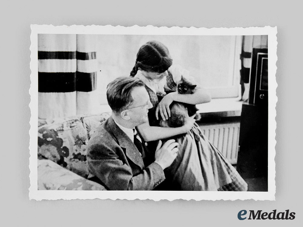 germany,_ss._a14_k_gold_ring_belonging_to_arthur_seyß-_inquart_m19_25520