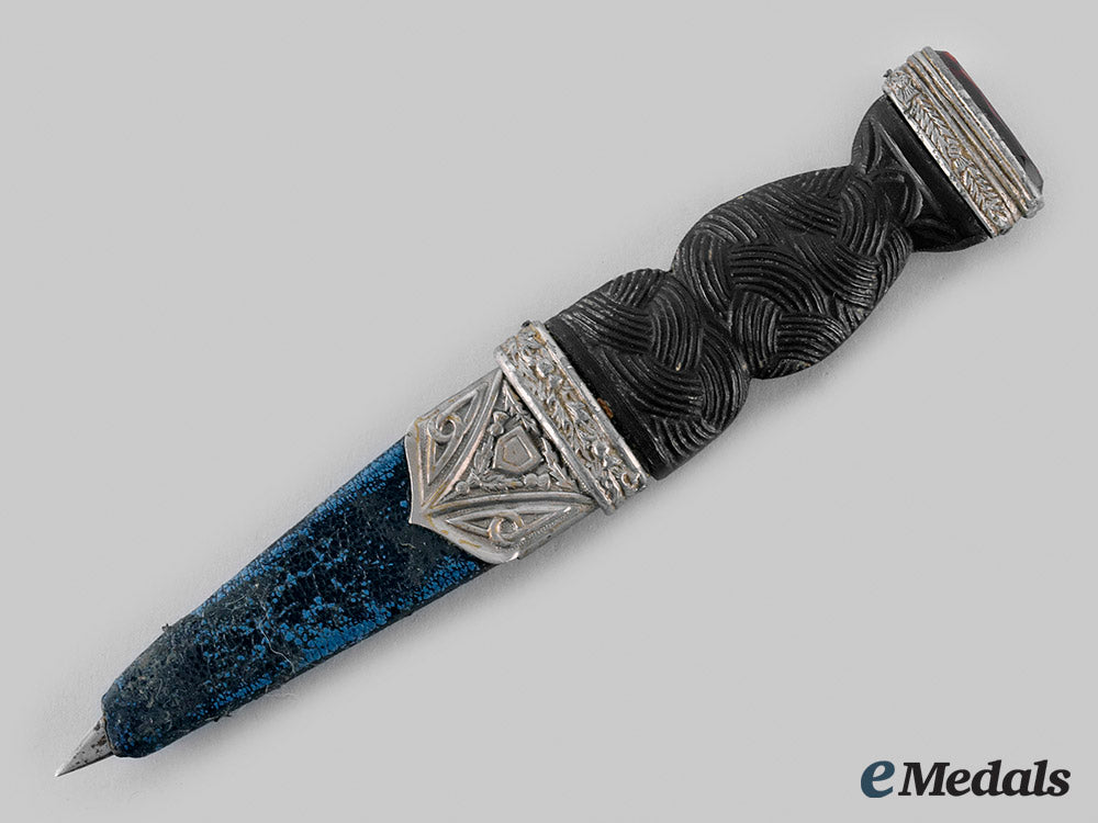 united_kingdom._a_mid-_twentieth_century_scottish_dirk/_skean_dhu_dagger,_by_j._nowill&_sons,_sheffield,_england_m19_26307_1
