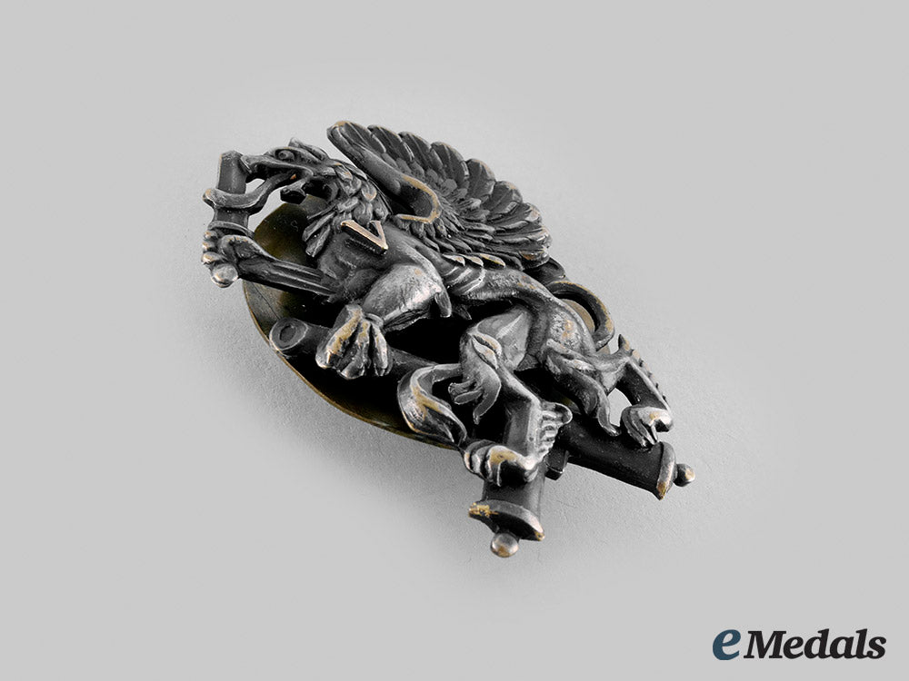 latvia._an_artillery_military_badge,_c.1935_m19_26785