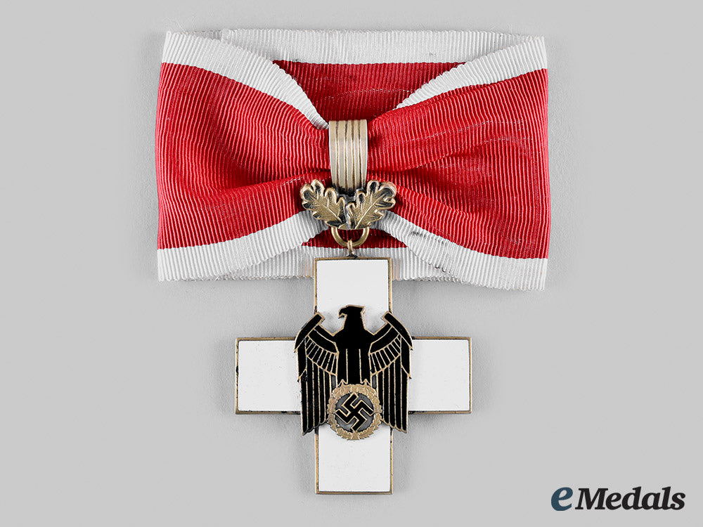 germany,_third_reich._a_social_welfare_decoration,_i_class_with_case,_by_gebrder_godet_m19_26980_1_1_1_1_1_1_1_1_1_1_1