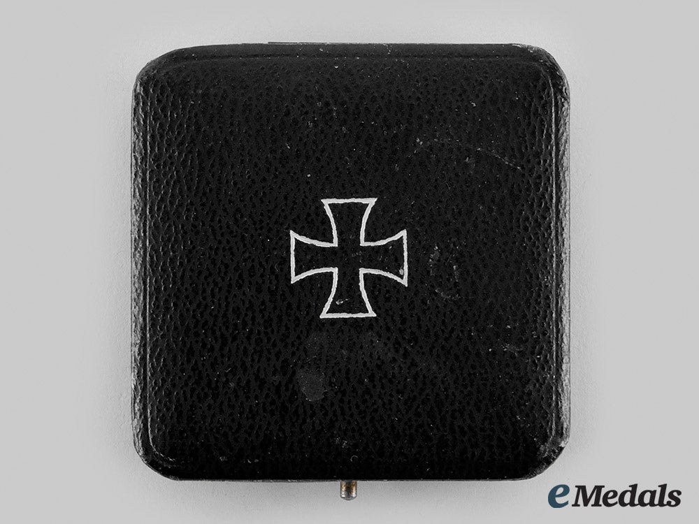 germany,_wehrmacht._a1939_iron_cross_i_class,_with_case,_by_wilhelm_deumer_m19_27020_2_1_1