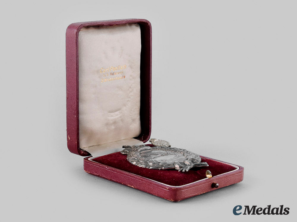 bavaria,_kingdom._a_pilot’s_badge_in_silver,_with_stickpin_and_case,_by_karl_poellath_of_schrobenhausen_m19_27133