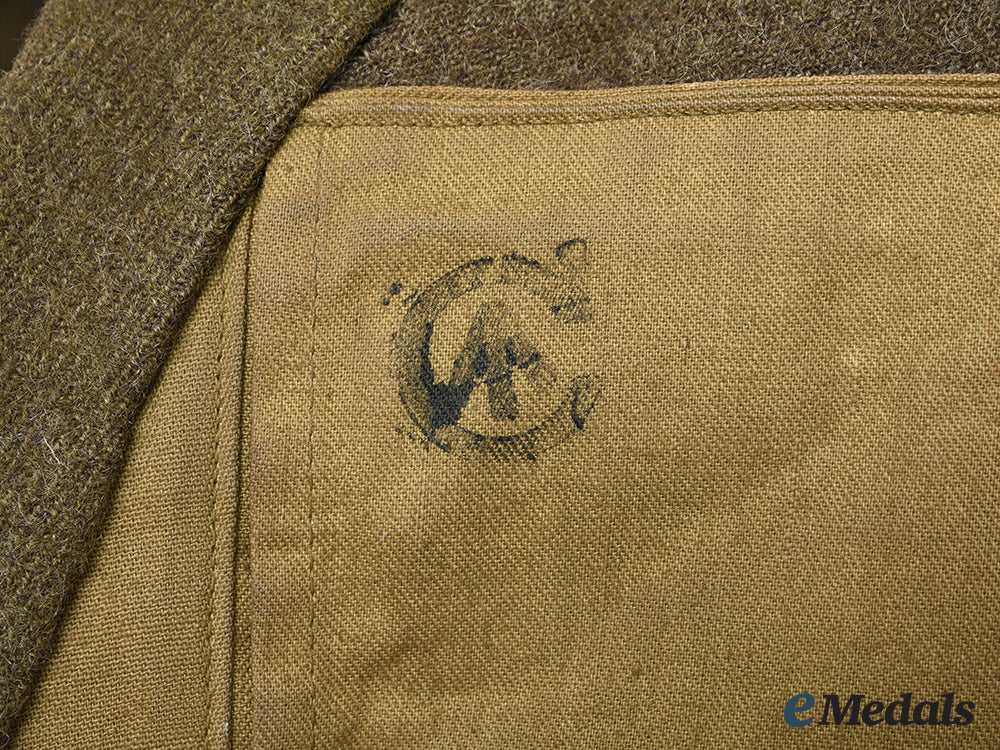 canada,_commonwealth._an8_th_field_regiment_rca_tunic&_great_coat,1945_m19_27261