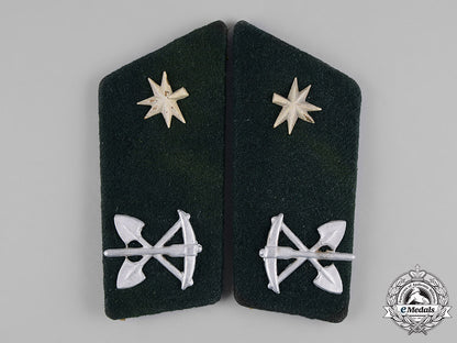 croatia,_independent_state._a_pair_of_collar_tabs,_corporal,_engineering_units_m19_2734