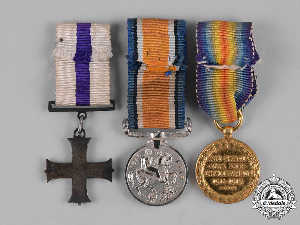 united_kingdom._a_lot_of_three_first_war_miniature_awards_m19_2781