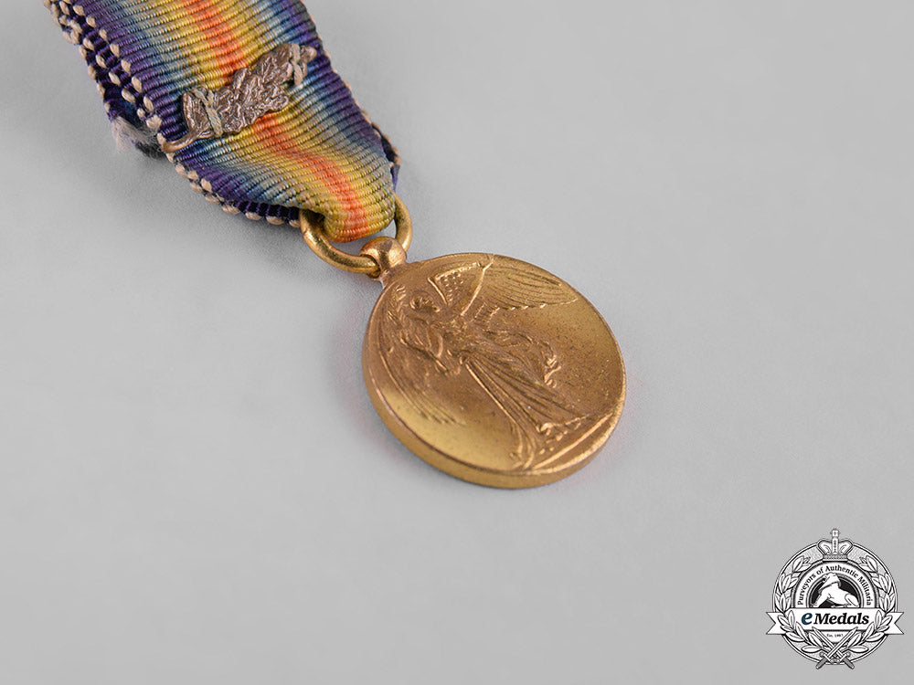 united_kingdom._a_lot_of_three_first_war_miniature_awards_m19_2784