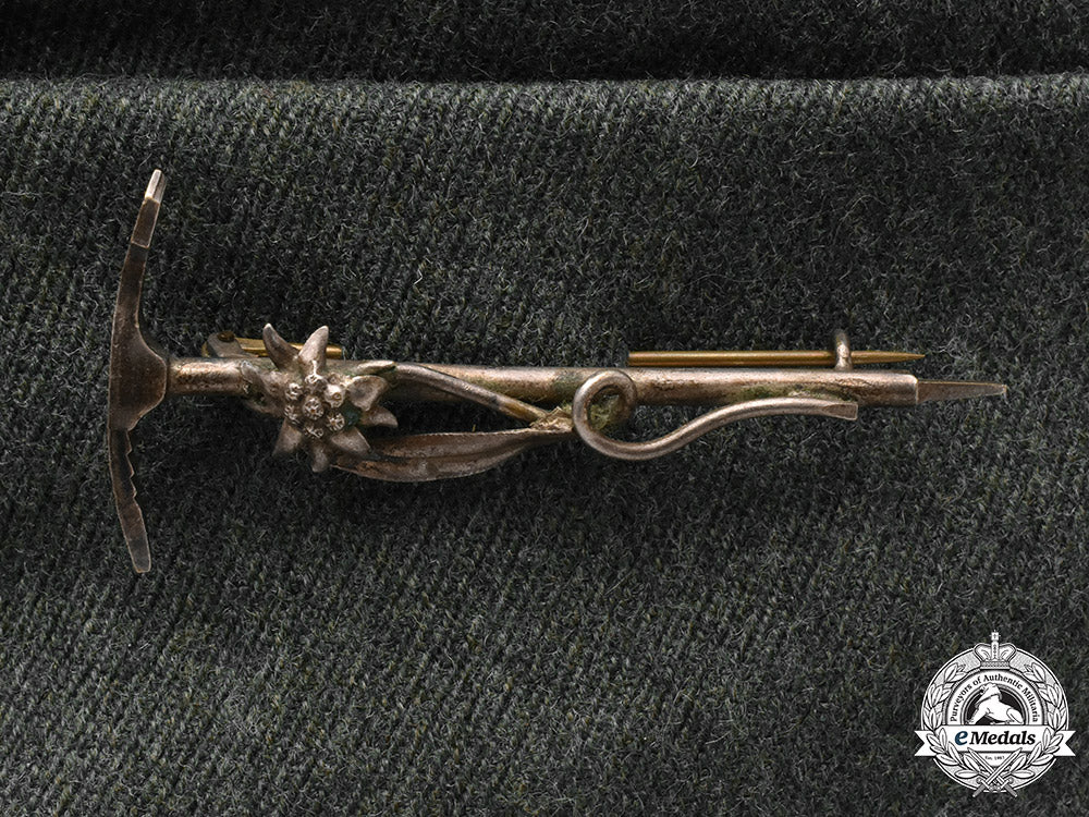 germany,_heer._a_gebirgsjäger_officer’s_m43_field_cap_m19_3533_1_3_1