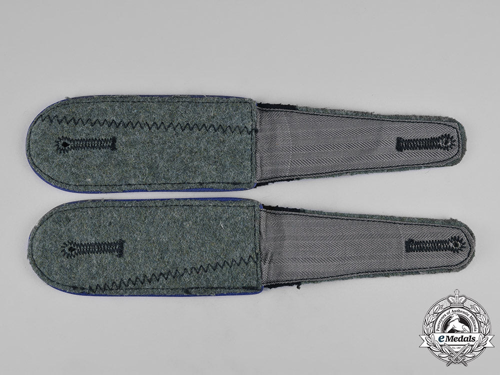 germany,_waffen-_ss._a_set_of_mann_medical_personnel_shoulder_straps_m19_3939