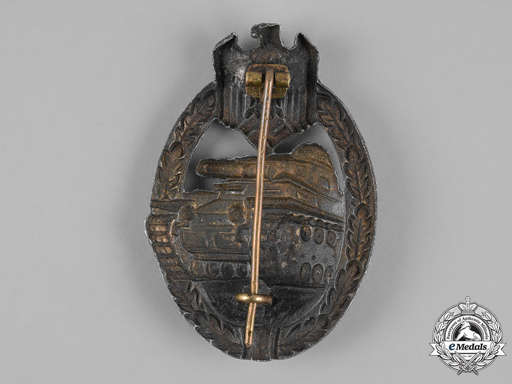 germany,_heer._a_panzer_assault_badge,_bronze_grade_m19_3947