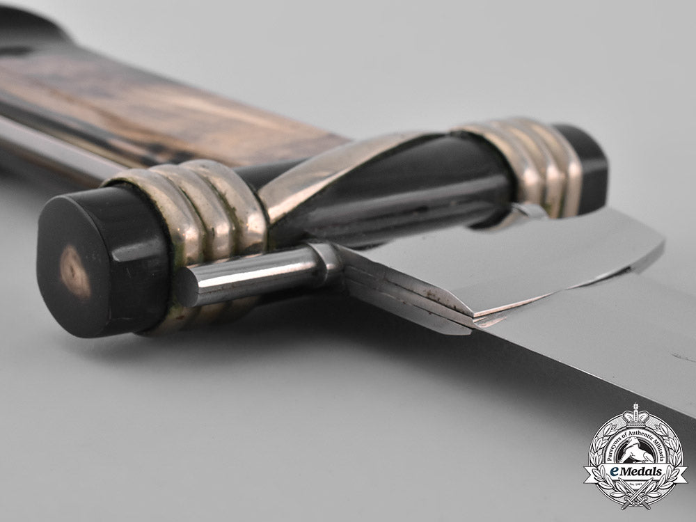 italy,_fascist_state._a_presentation_dagger_of13_th_legion_ccnn_commanding_officer,_c.1940_m19_5656_1_1