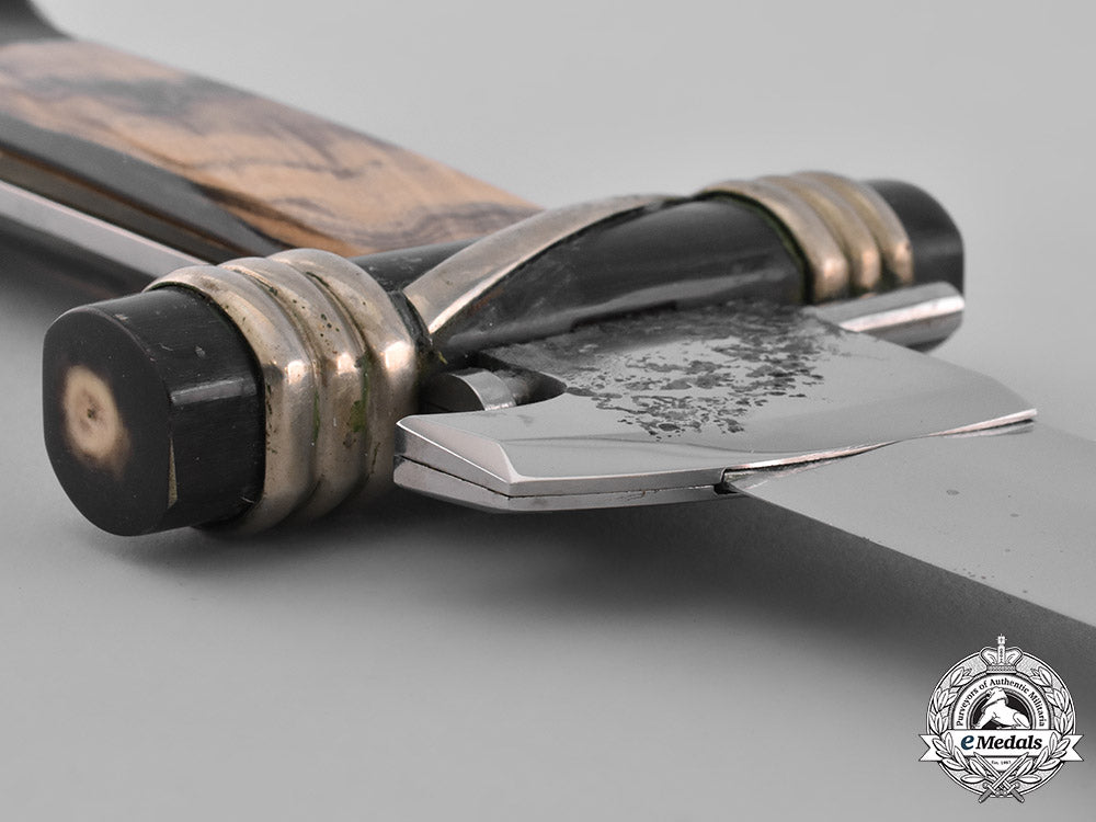 italy,_fascist_state._a_presentation_dagger_of13_th_legion_ccnn_commanding_officer,_c.1940_m19_5657_1_1