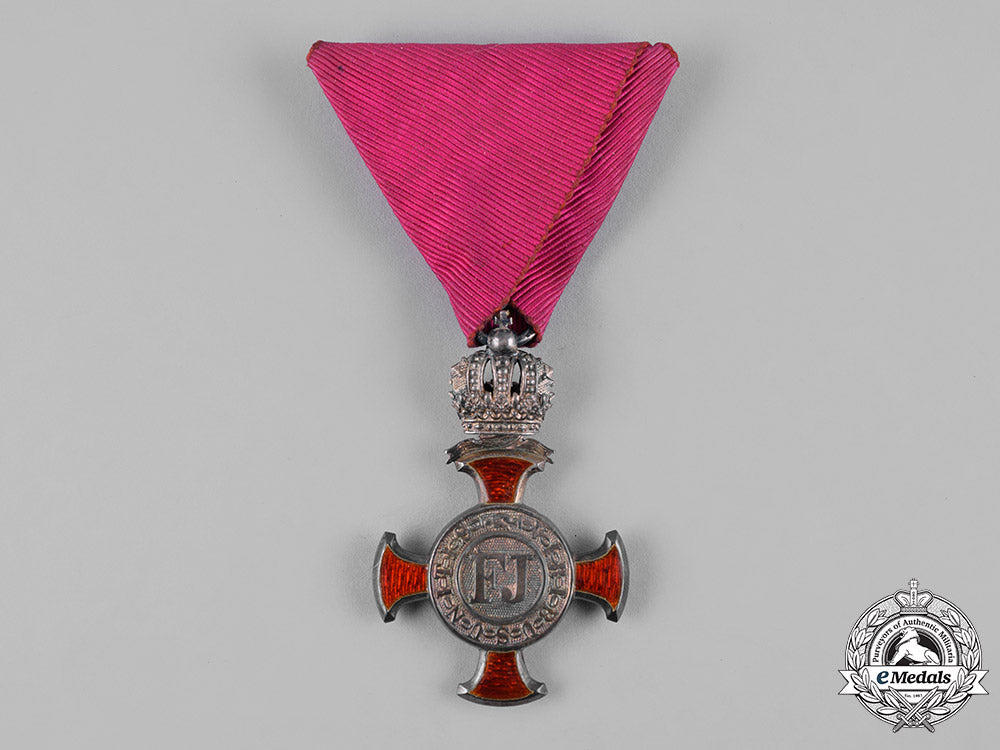 austria,_imperial._a_cross_of_merit_with_crown,_by_v._mayers_söhne,_ca.1915_m19_5811