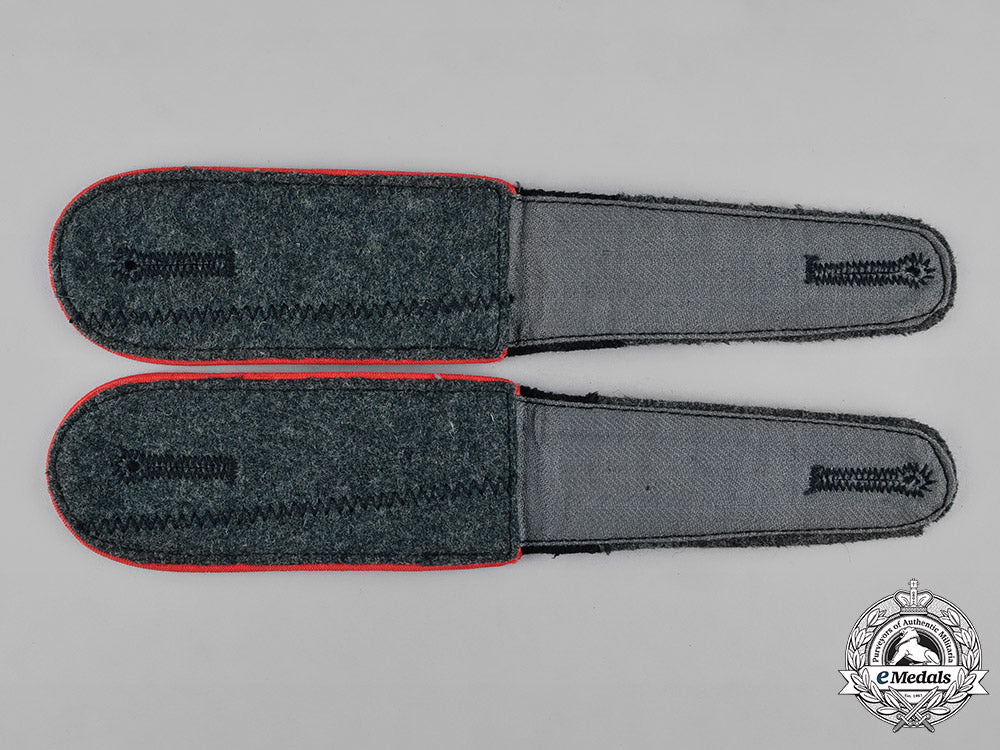 germany,_ss._a_set_of_waffen-_ss_mann_flak/_artillery_shoulder_straps_m19_7114