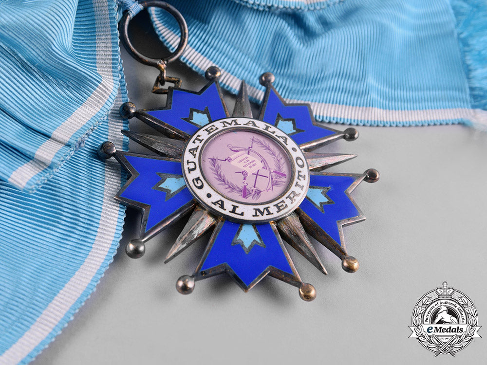 guatemala._an_order_of_quetzal,_grand_cross,_by_gardino_and_cravanzola,_c.1945_m19_8245