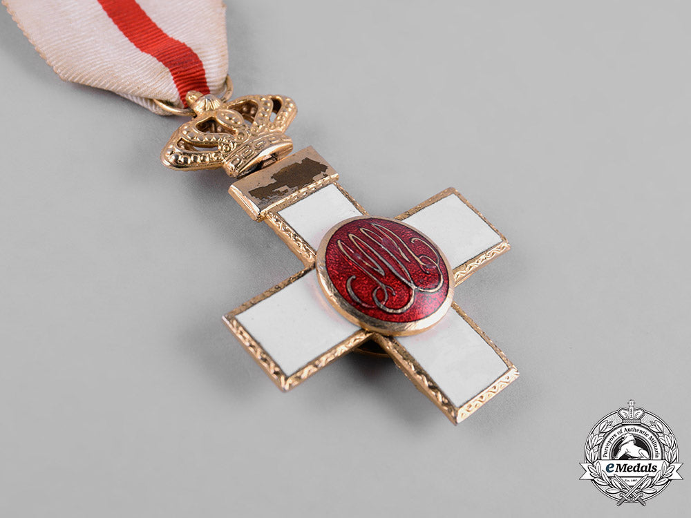 spain,_kingdom._an_order_of_military_merit,_cross_with_white_distinction,_type_vii,_c.1975_m19_8375_1