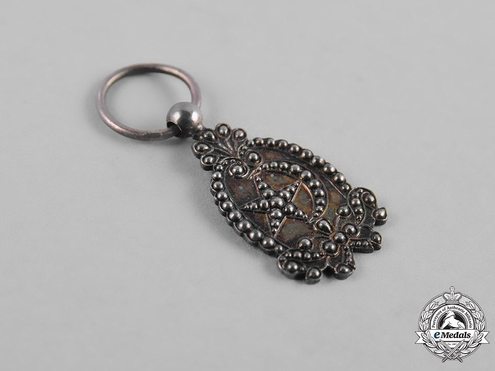 turkey,_ottoman_empire._an_order_of_the_crescent,_miniature,_c.1900_m19_8481