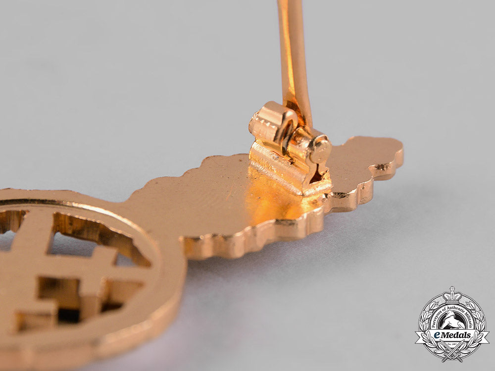 germany,_federal_republic._a_luftwaffe_front_flying_clasp_for_air-_to-_ground_support_fighters,1957_version_m19_8680