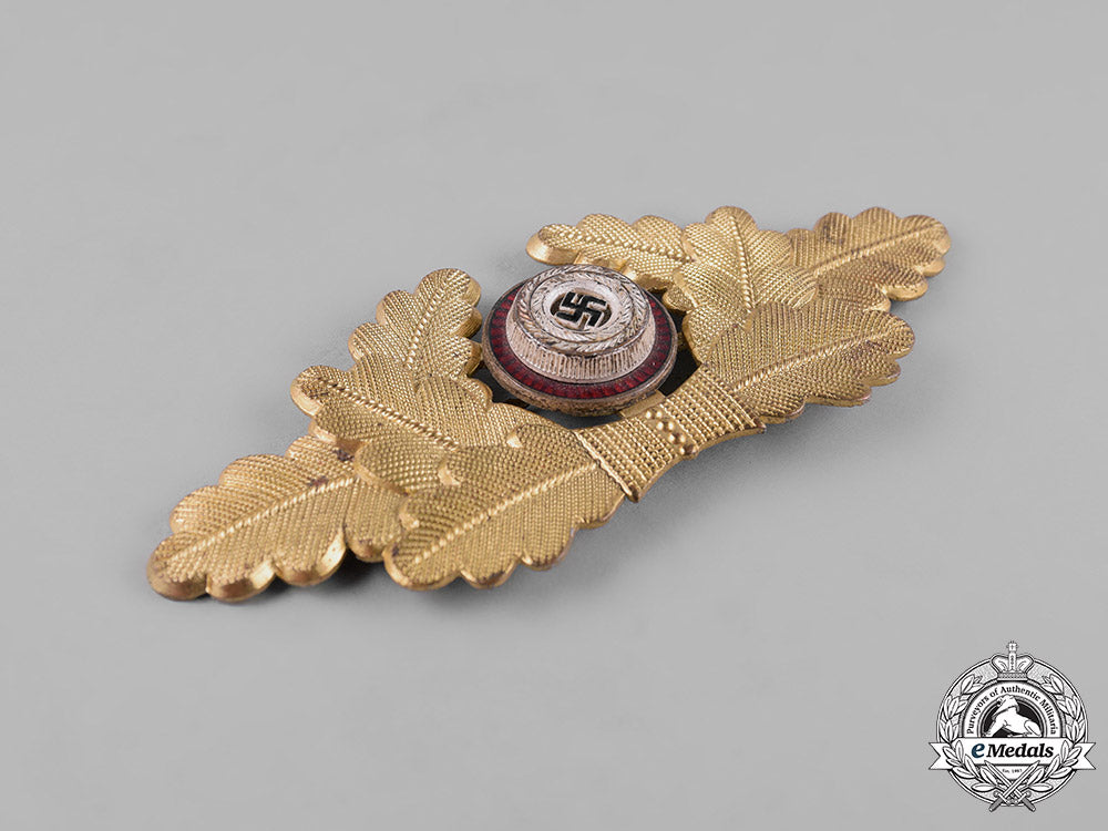 germany,_nsdap._a_political_visor_cap_wreath_insignia,_by_dr._franke&_co._k.g._m19_9441