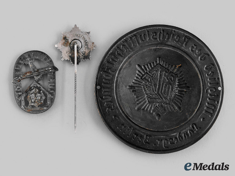 germany,_rlb._a_lot_of_reichsluftschutzbund_insignia_m20_00452_1