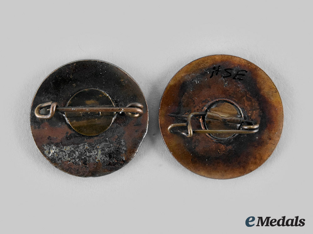 germany,_third_reich._a_pair_of1942_tirol_shooting_badges_m20_00769_1